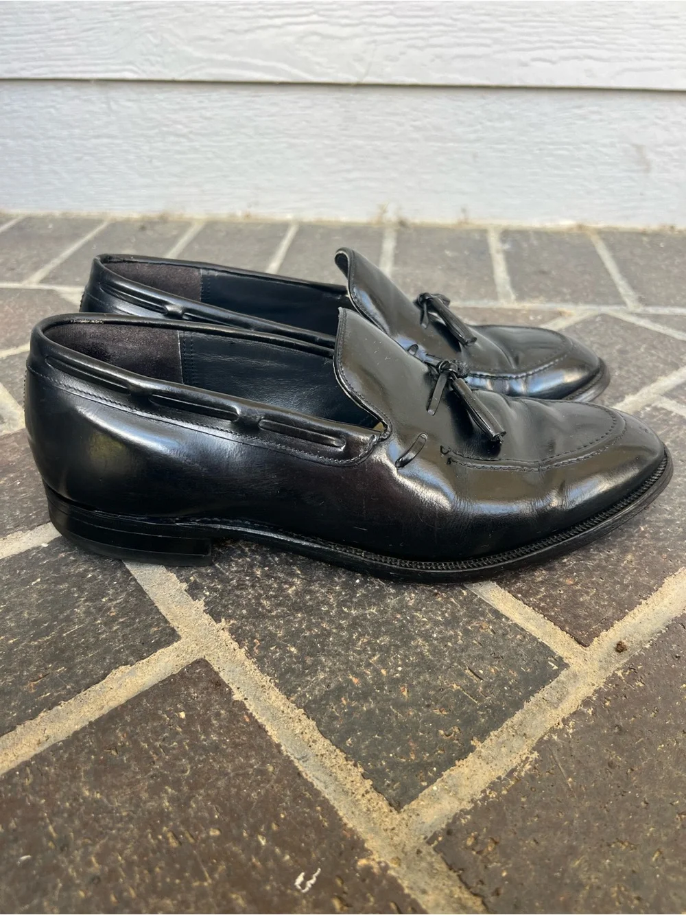 EUC Men’s 8.5 Johnston & Murphy Moc-Toe Black Loafers